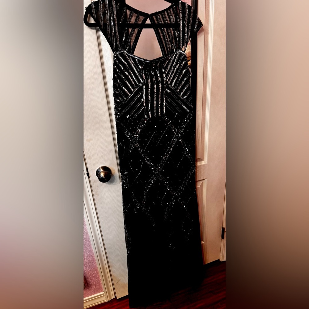 Adrianna Papell Black and Silver Evening Dress
